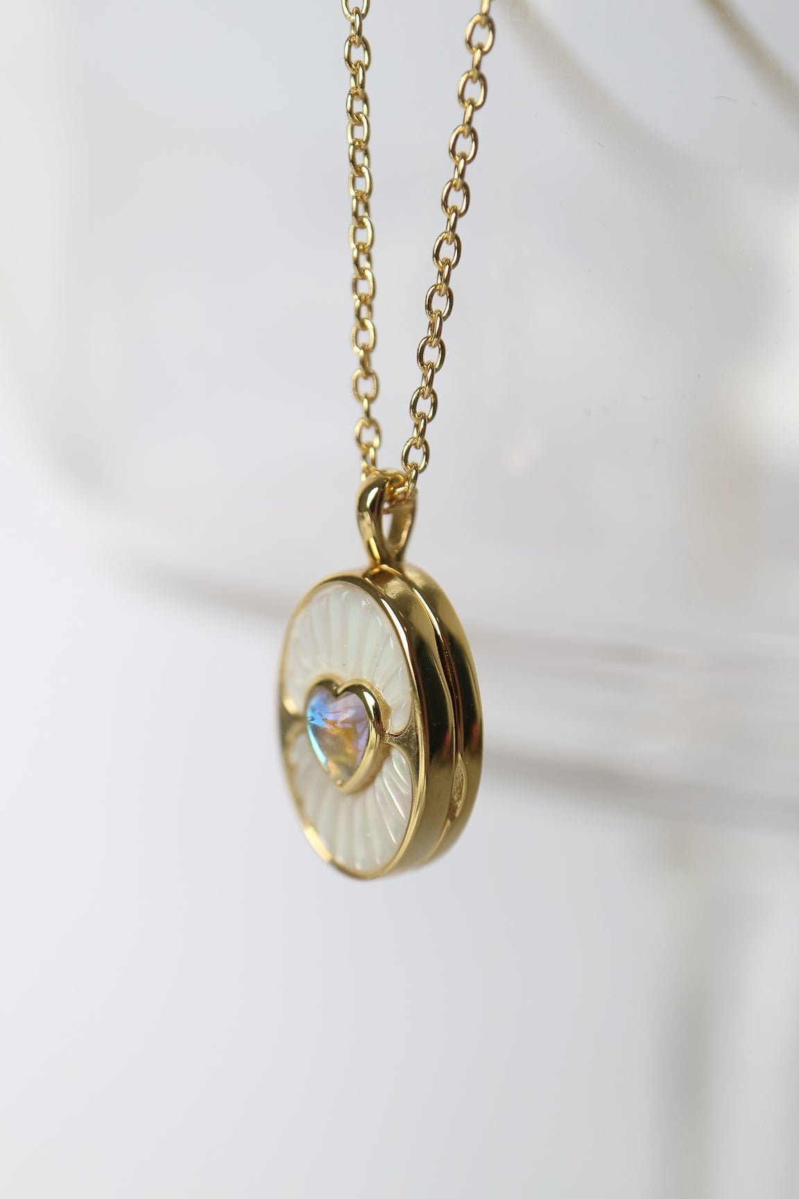 La Kaiser gold locket