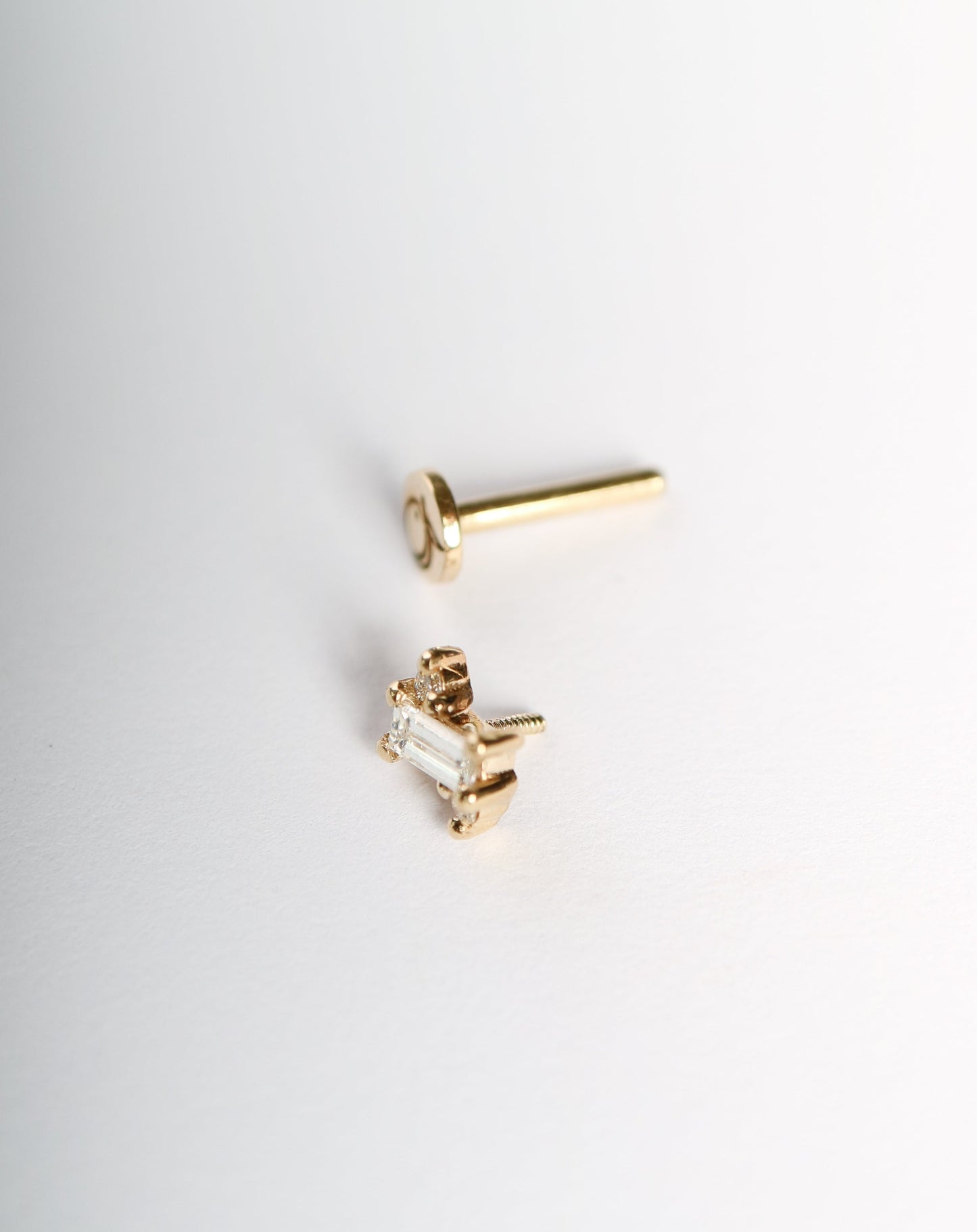 14kt gold Diamond Crown helix piercing flat back