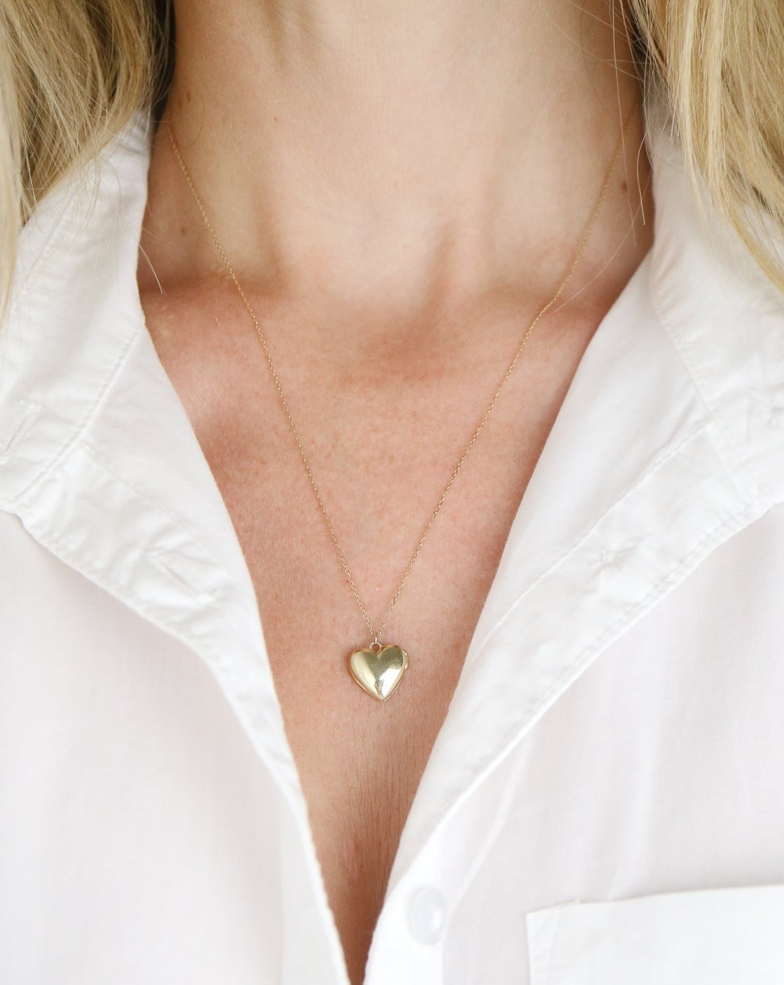 9kt Heart Locket on female neck