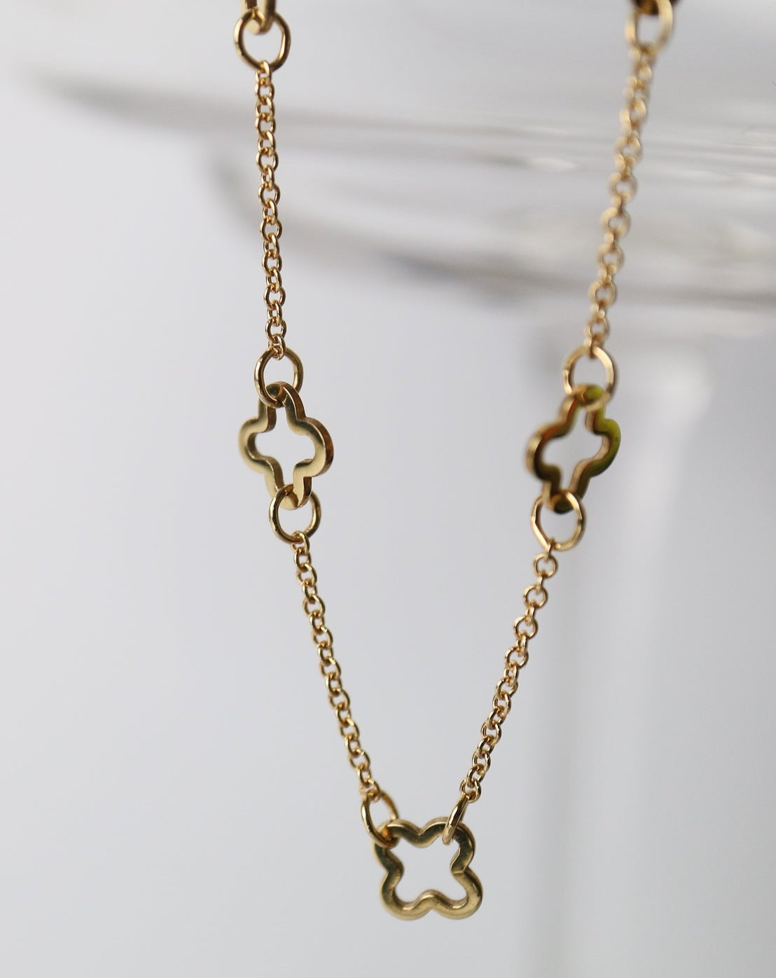 9ct gold clover link bracelet from Collective & Co jewellery store South Africa