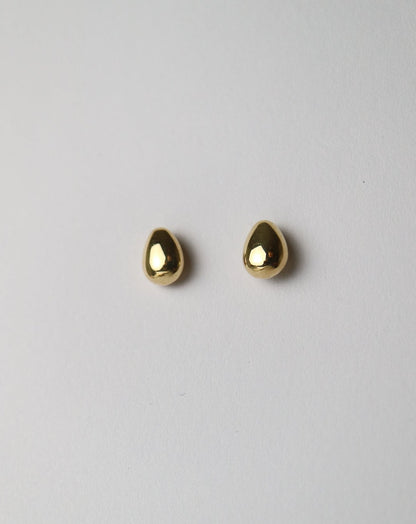 9ct gold droplet stud earrings from Collective & Co jewellery