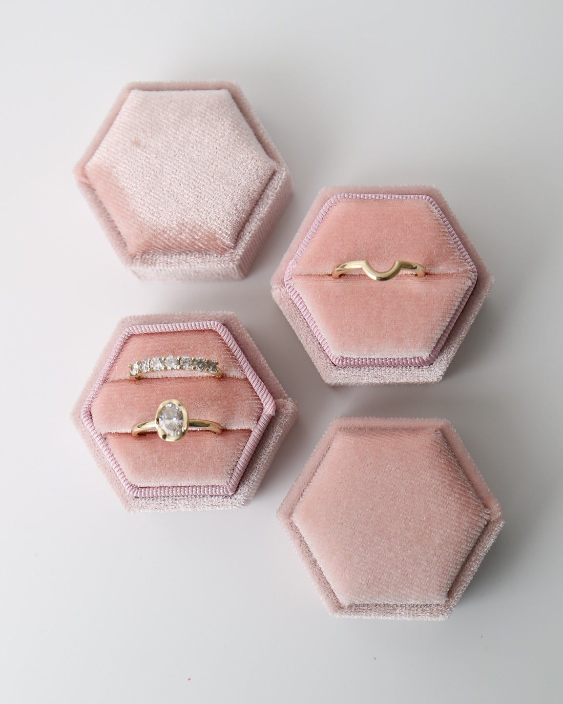 Light pink hexagonal double ring slot box