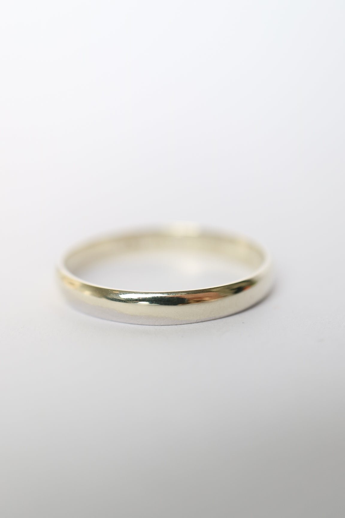 9kt gold Men's Ring Band (3mm wide)