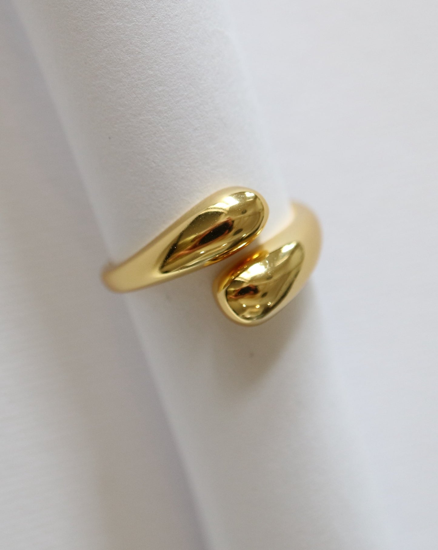 Hailey Bieber ring in gold