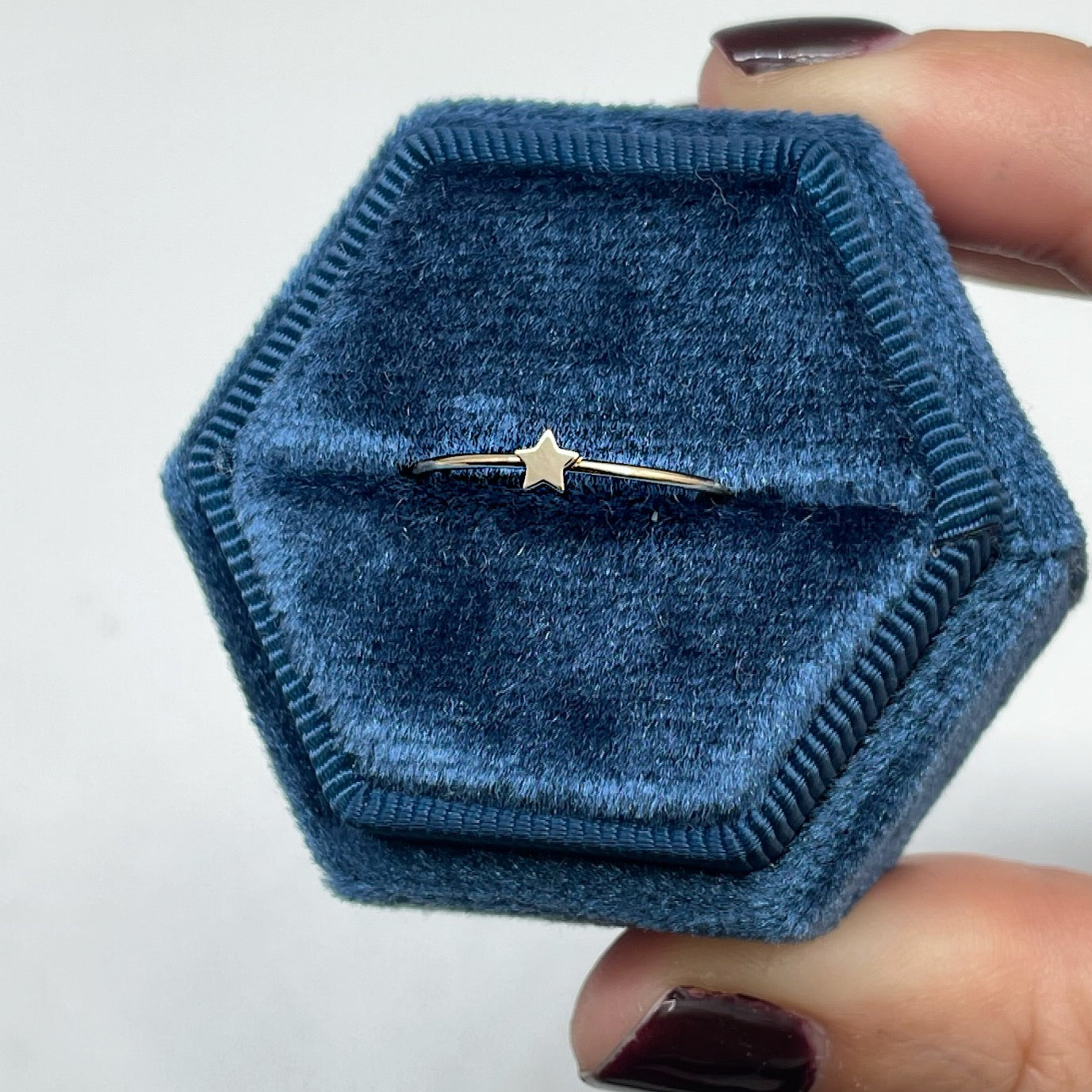 14ct gold ring with star