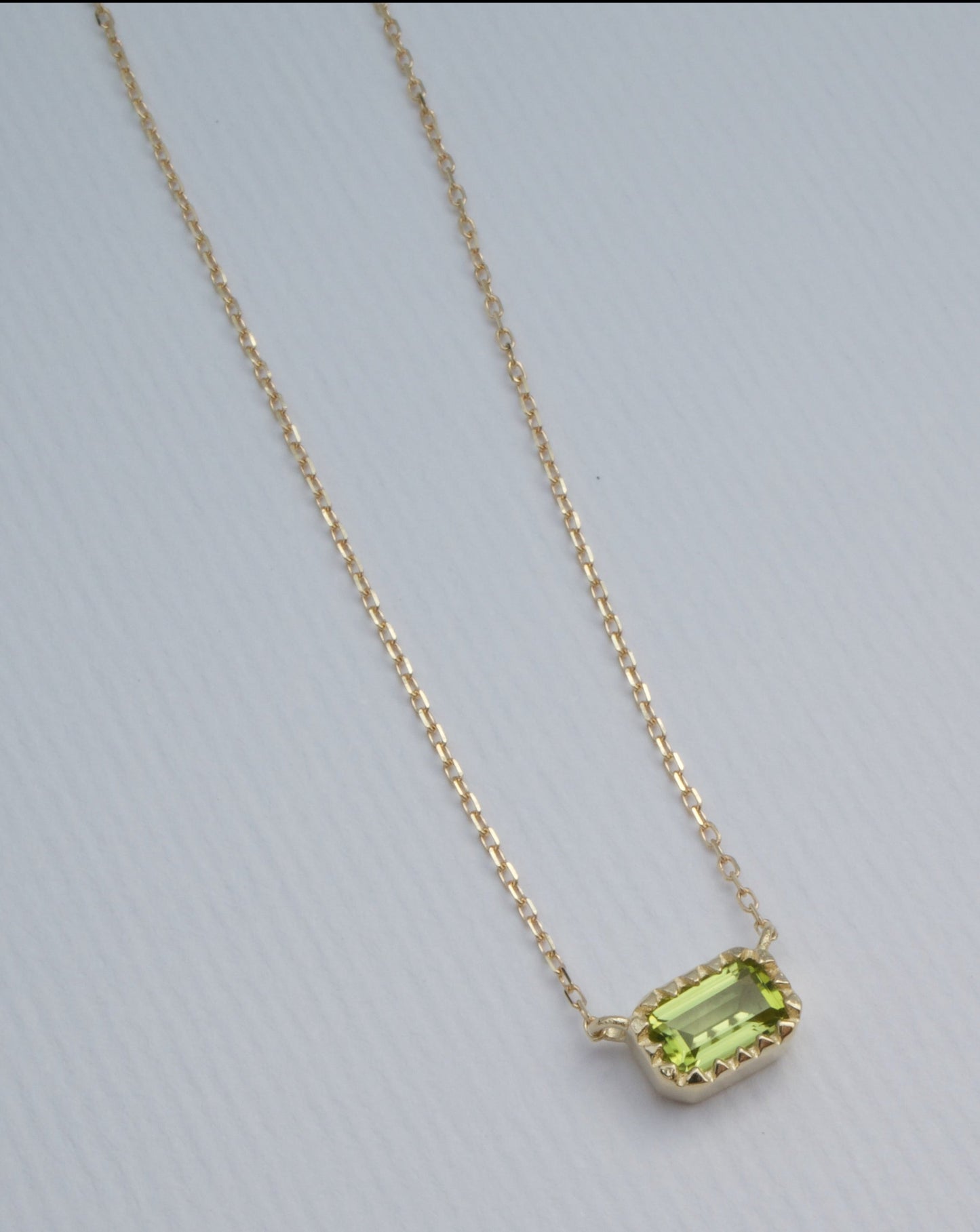 9kt gold Olivine Pendant