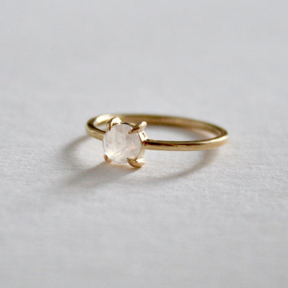 9ct gold ring with rose cut moonstone