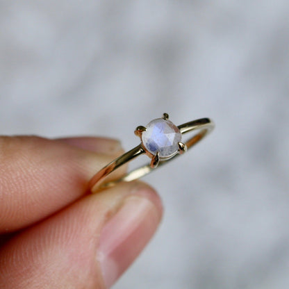 9ct gold ring with rose cut moonstone