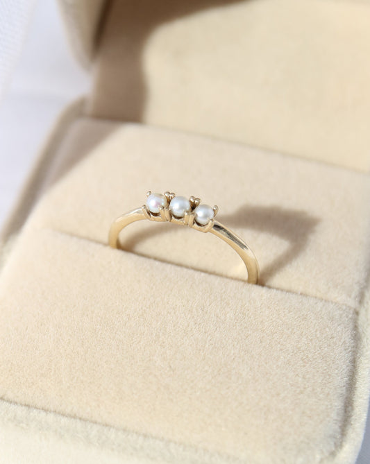 9kt gold Pearl Trinity Ring