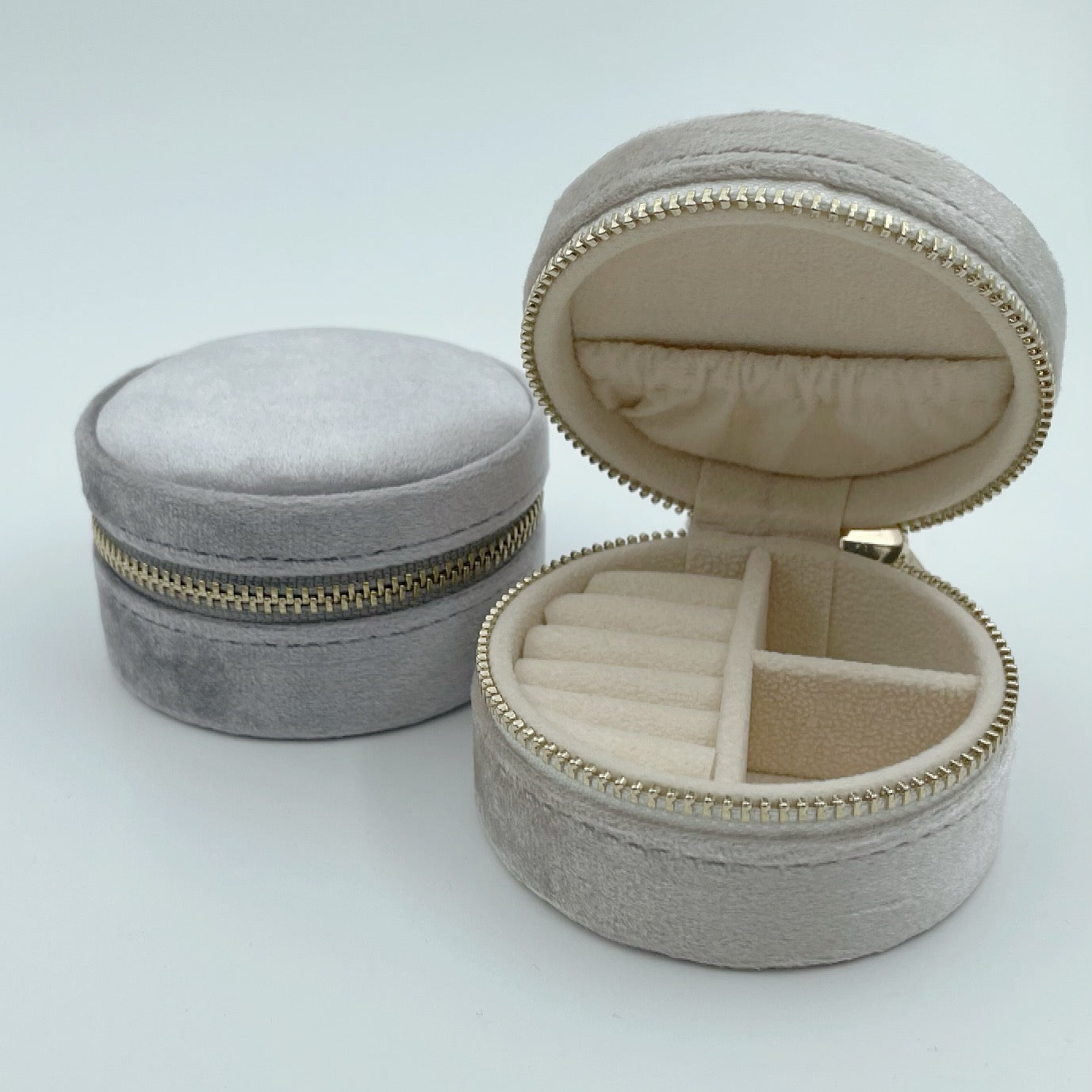 Mist Grey round velvet jewellery cases