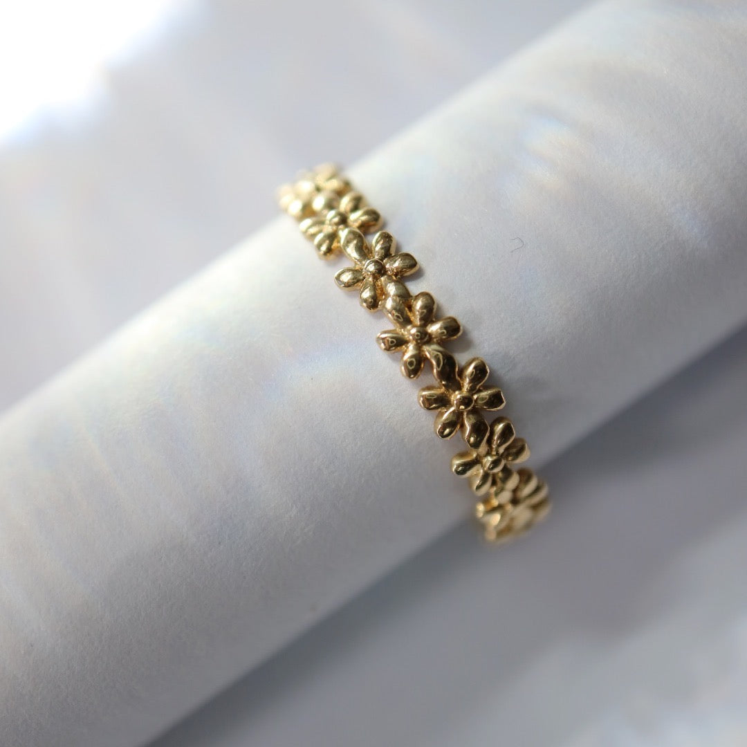 Gold Ring band with floral motif