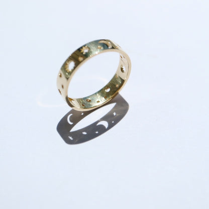 10kt gold wide ring band with stars and moon motif