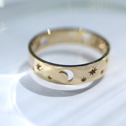 10kt gold wide ring band with stars and moon motif