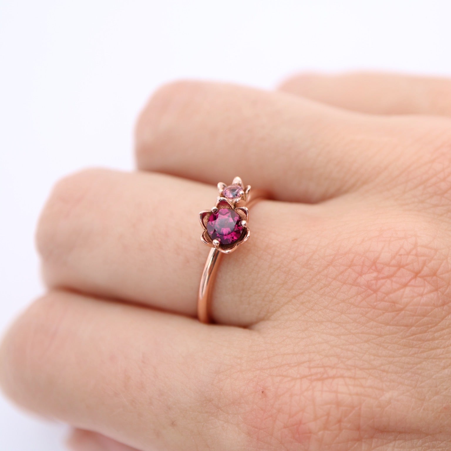 9kt rose gold ring with ruby coloured garnet