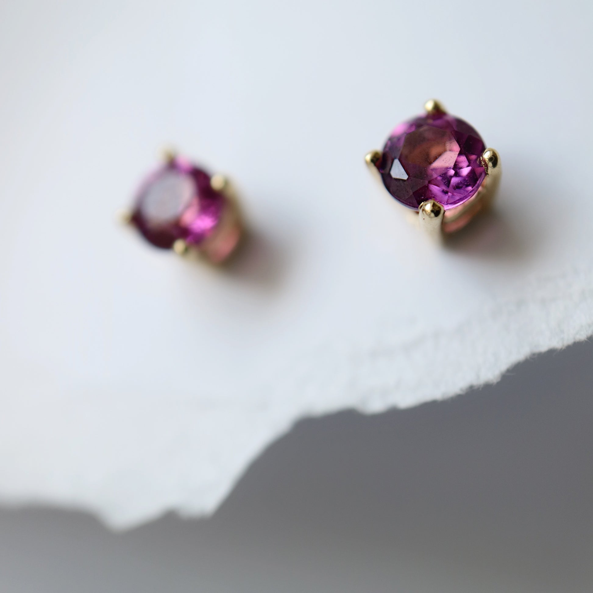 9ct grape garnet stud earrings