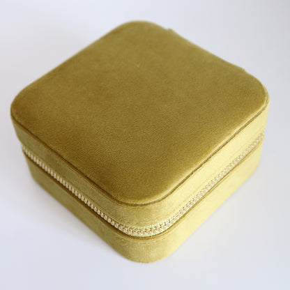 Velvet travel jewelry case