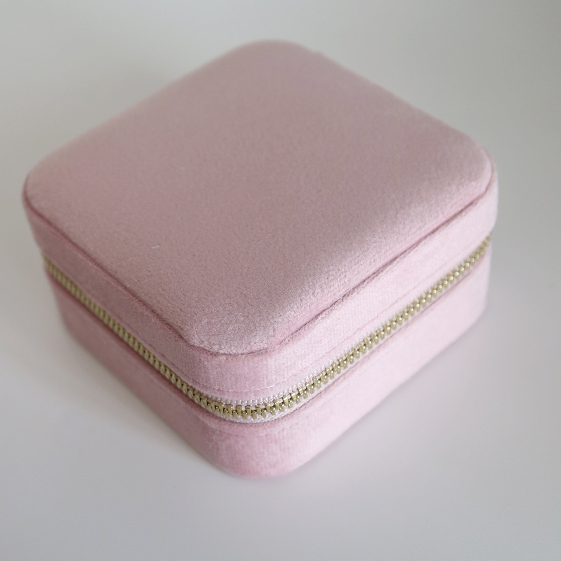 Velvet travel jewelry case