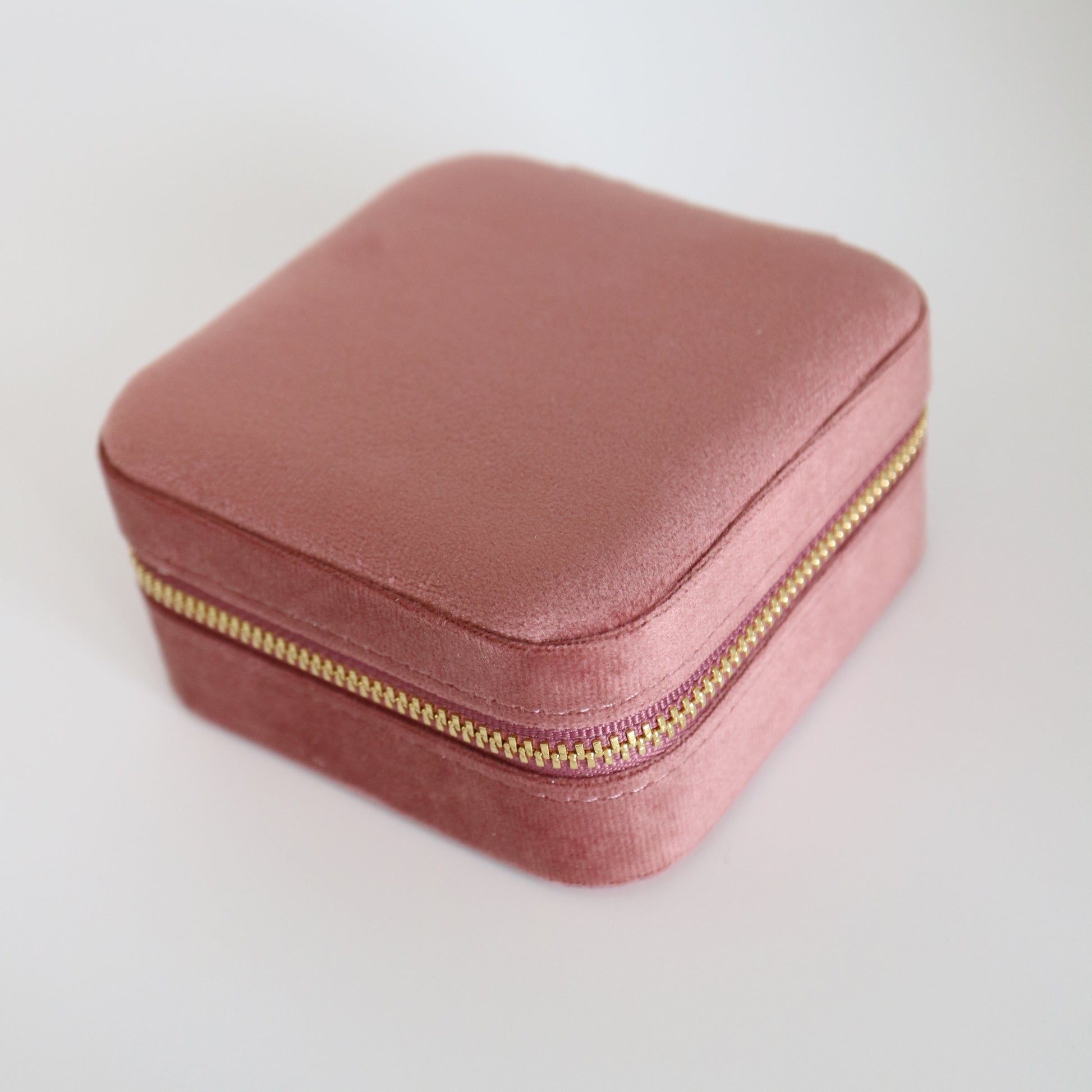 Velvet travel jewellery case