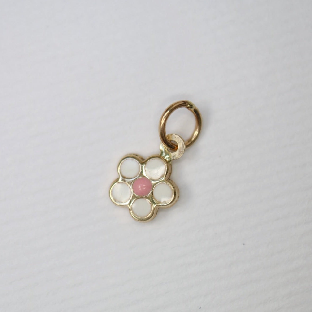 Daisy flower charm