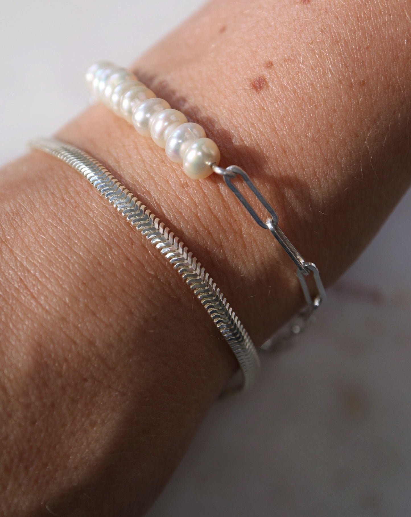 Silver and pearl bracelet