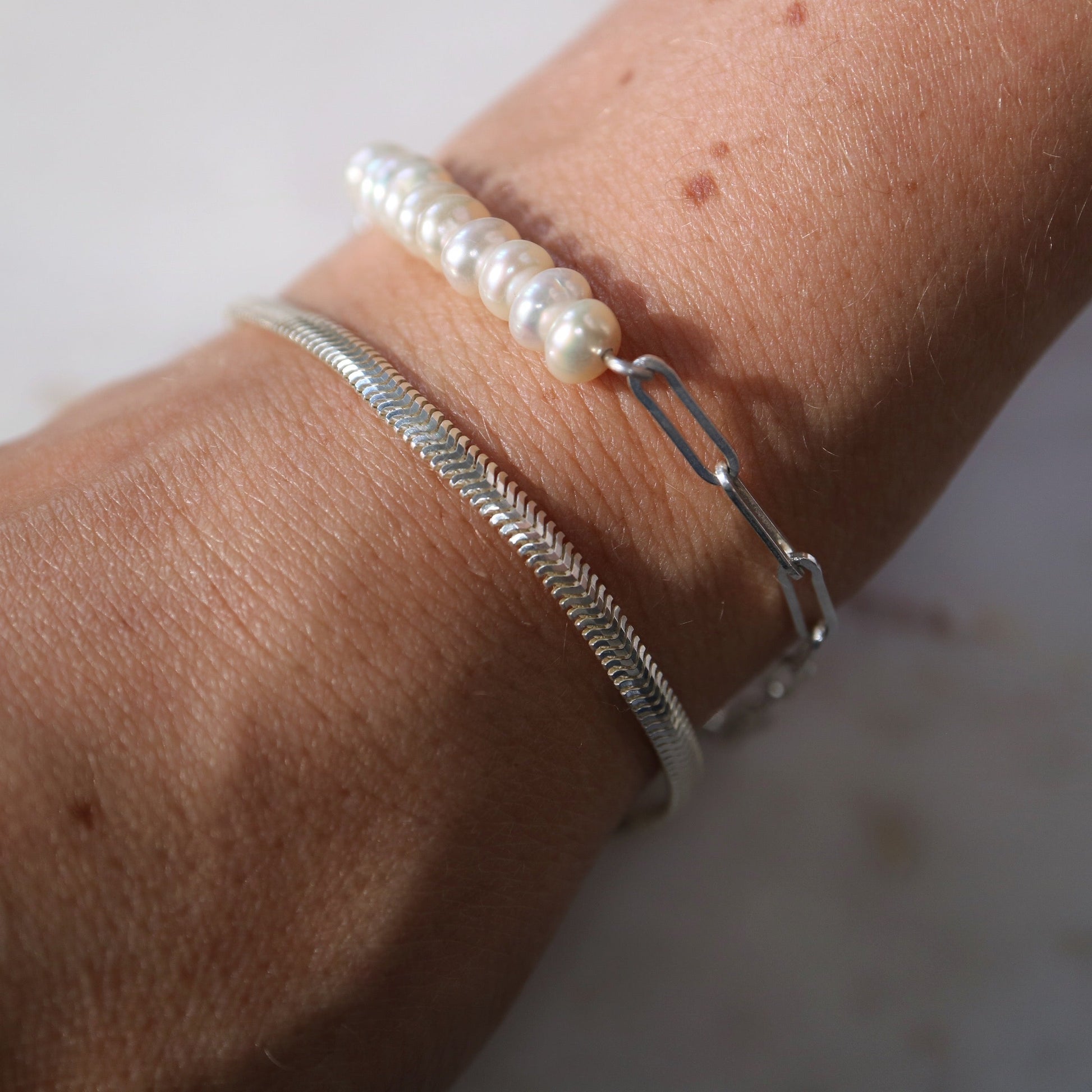 Silver and pearl bracelet