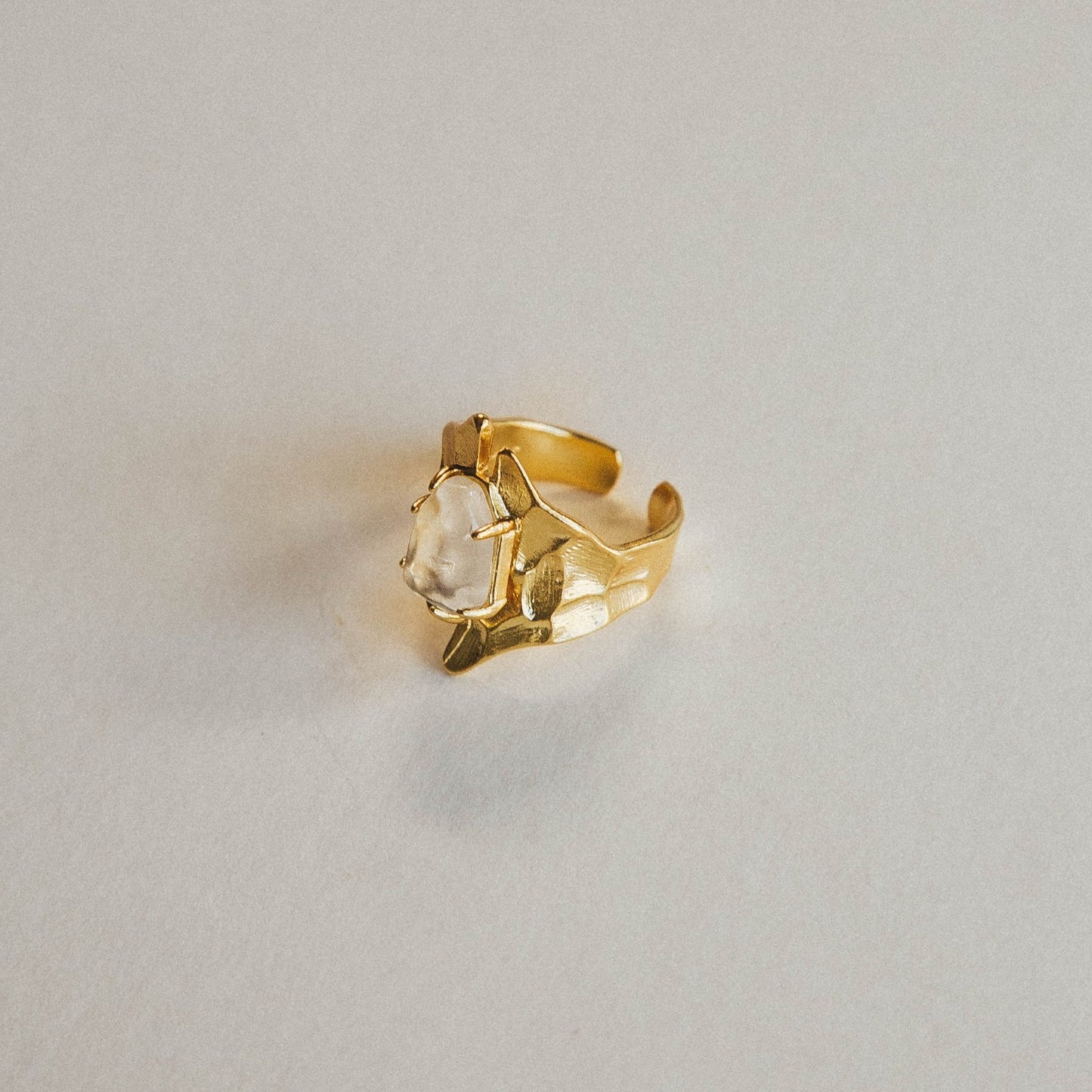 Predator Ring in 18kt gold vermeil with a white crystal stone