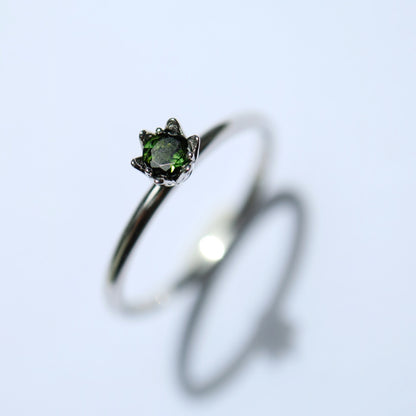 9ct white gold ring with teal tourmaline