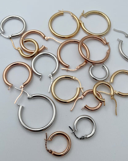 9ct gold Hoop Earrings in all sizes, in yellow gold, white gold, rose gold
